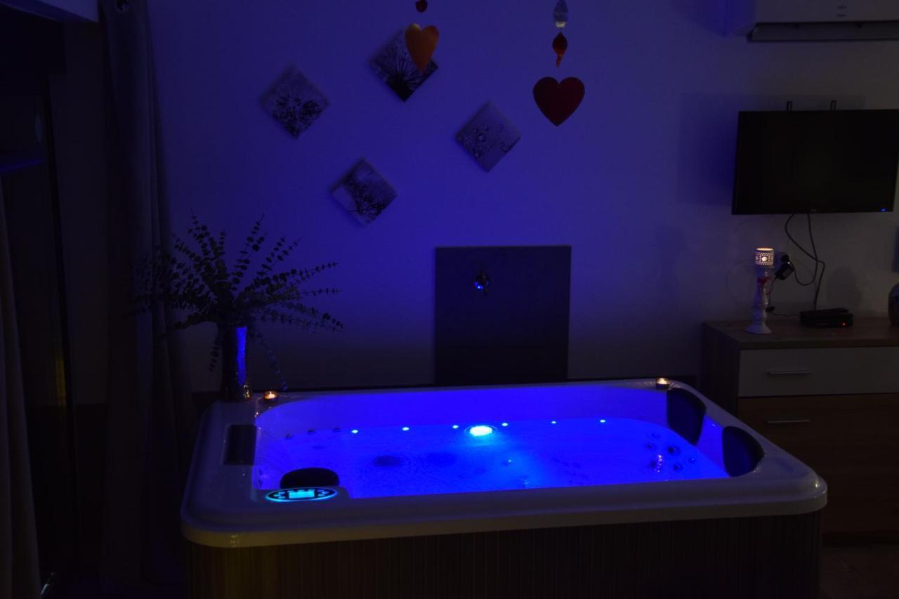 Gites Spa De Charme L Etoile Spa Beynac-et-Cazenac ภายนอก รูปภาพ